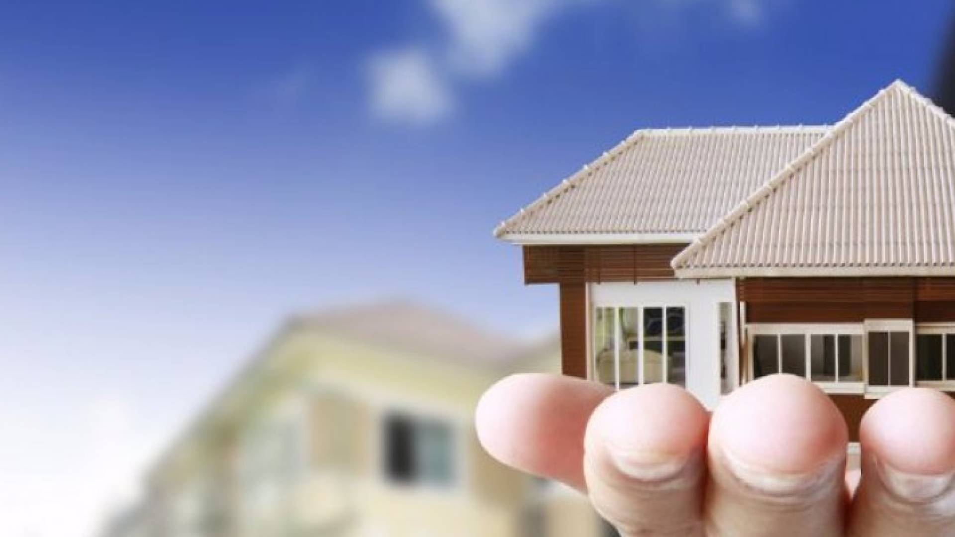 يأمل المحللون والاقتصاديون أن تبدأ أسعار العقارات في الهبوط التدريجي