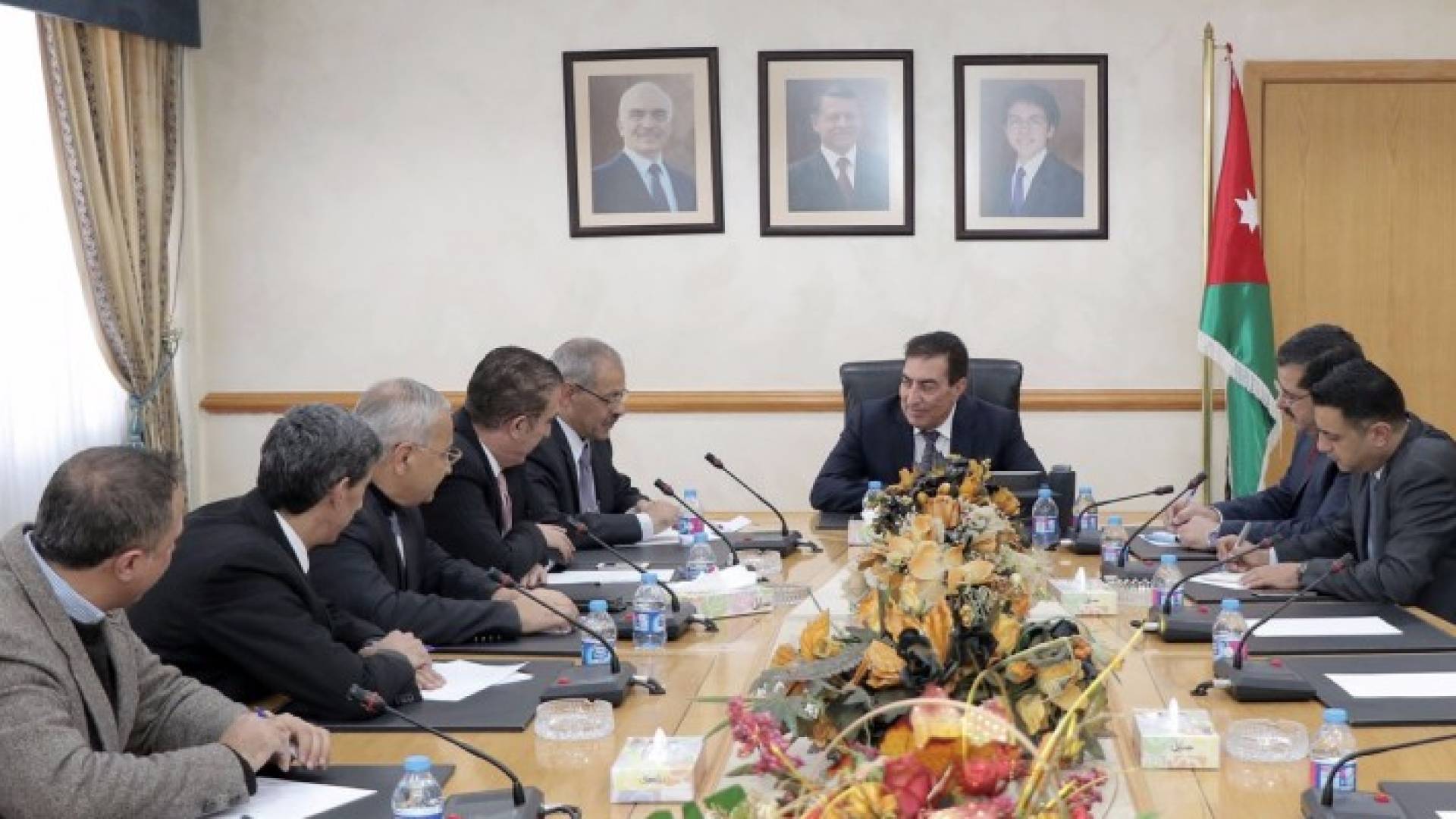 من الاجتماع