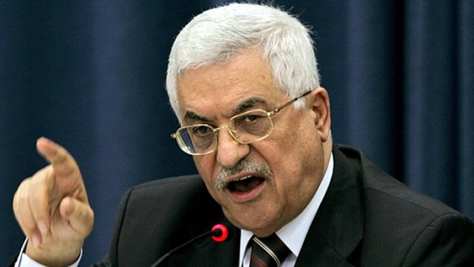 محمود عباس يصف مؤتمر باريس بالفرصة الدولية لحل القضية الفلسطينية