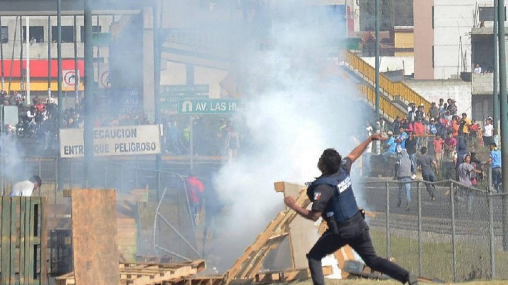 أدت زيادة سعر البنزين إلى موجة احتجاج في مكسيكو ومدن أخرى