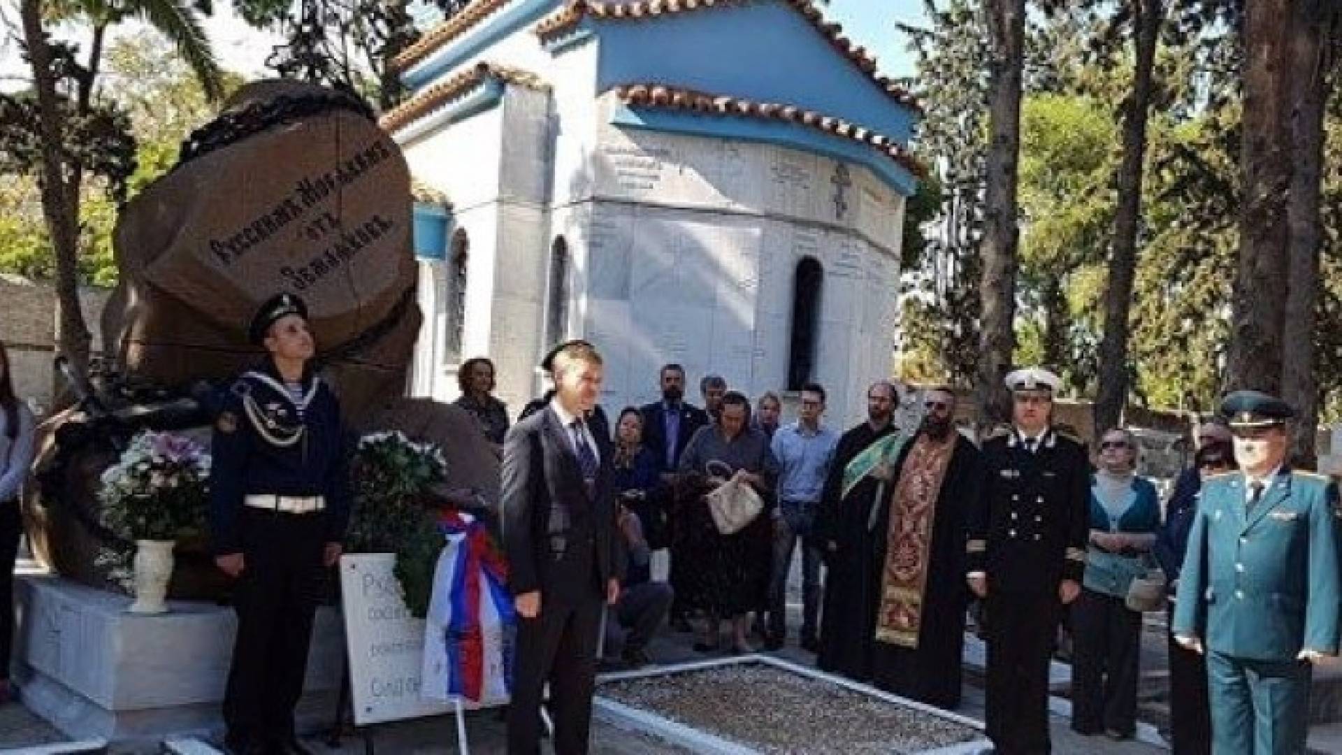 الشرطة اليونانية تعثور على دبلوماسي روسي كبير مقتولا بشقته في أثينا