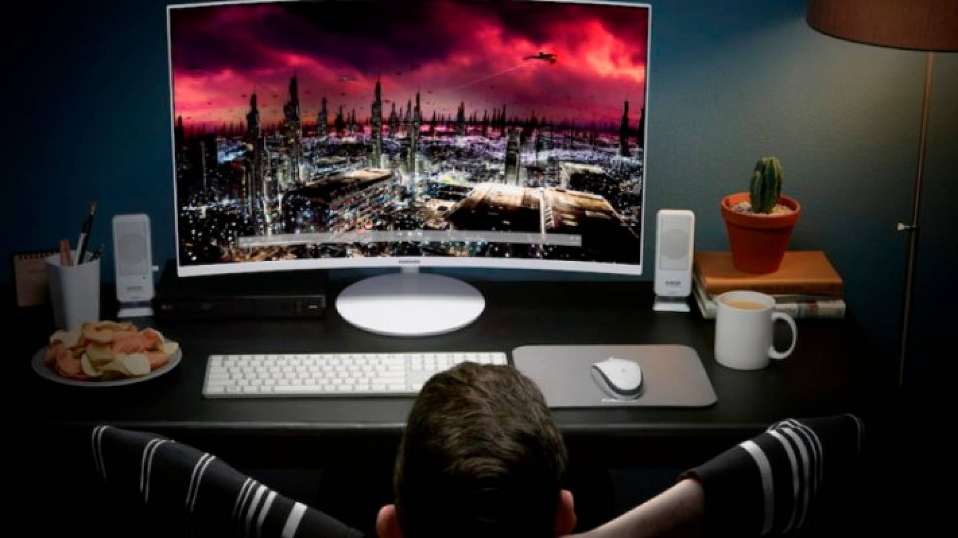 سامسونج تكشف النقاب عن شاشة منحنية بتقنية Quantum Dot