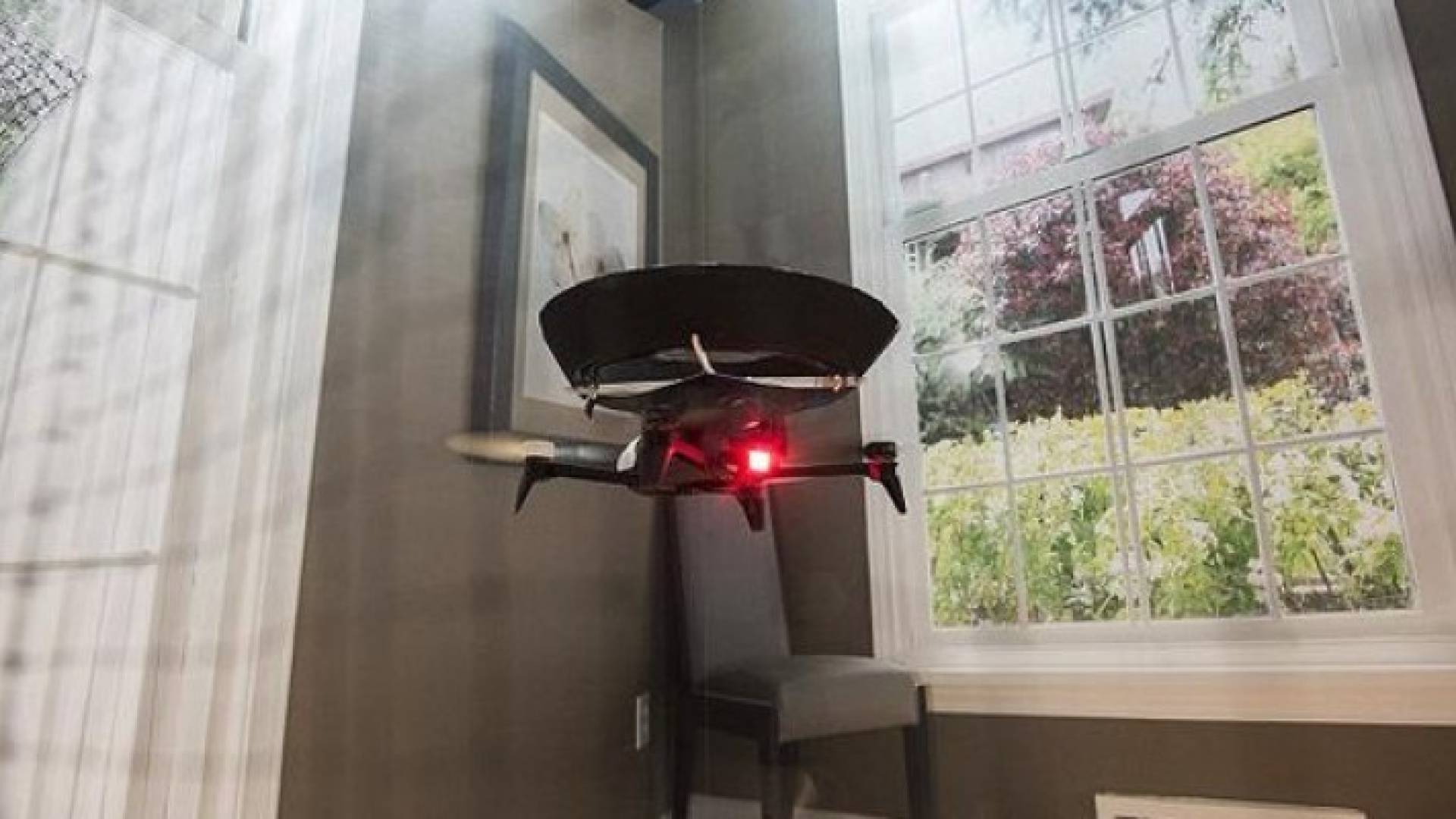 طائرة بدون طيار لتنظيف المنزل