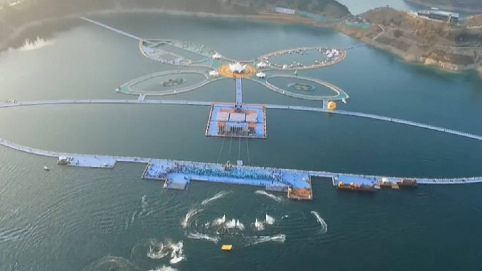 أضخم ممشى عائم