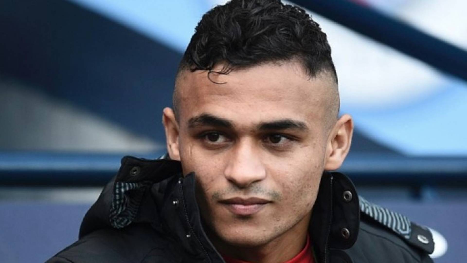  لاعب الوسط فيصل الهراس المنتمي إلى نادي هارتس الاسكتلندي