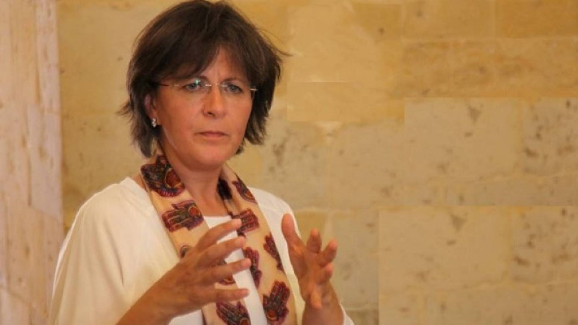 وزيرة السياحة والاثار لينا عناب