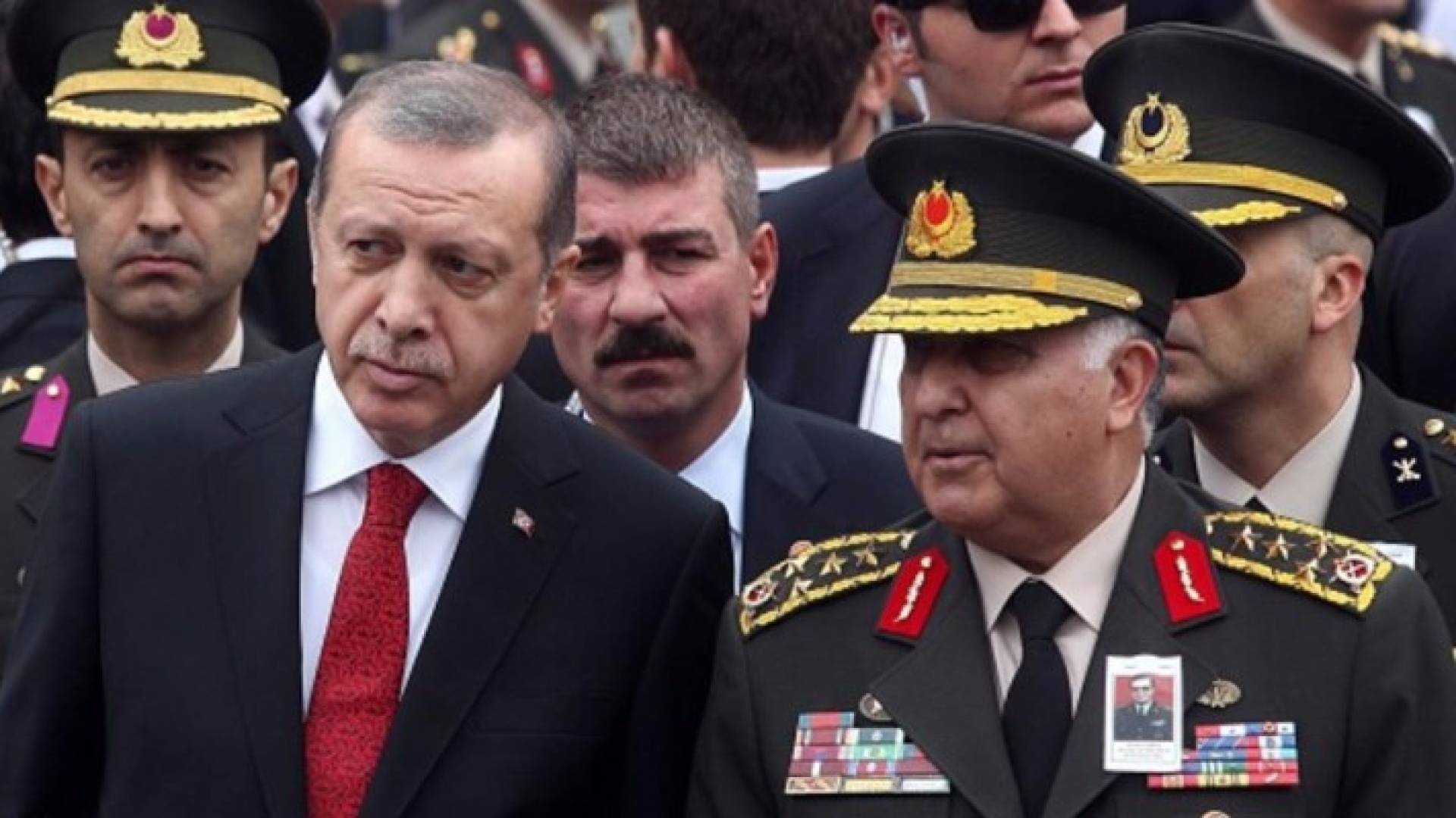 أردوغان بدأ حملة تطهير في الجيش منذ 2014