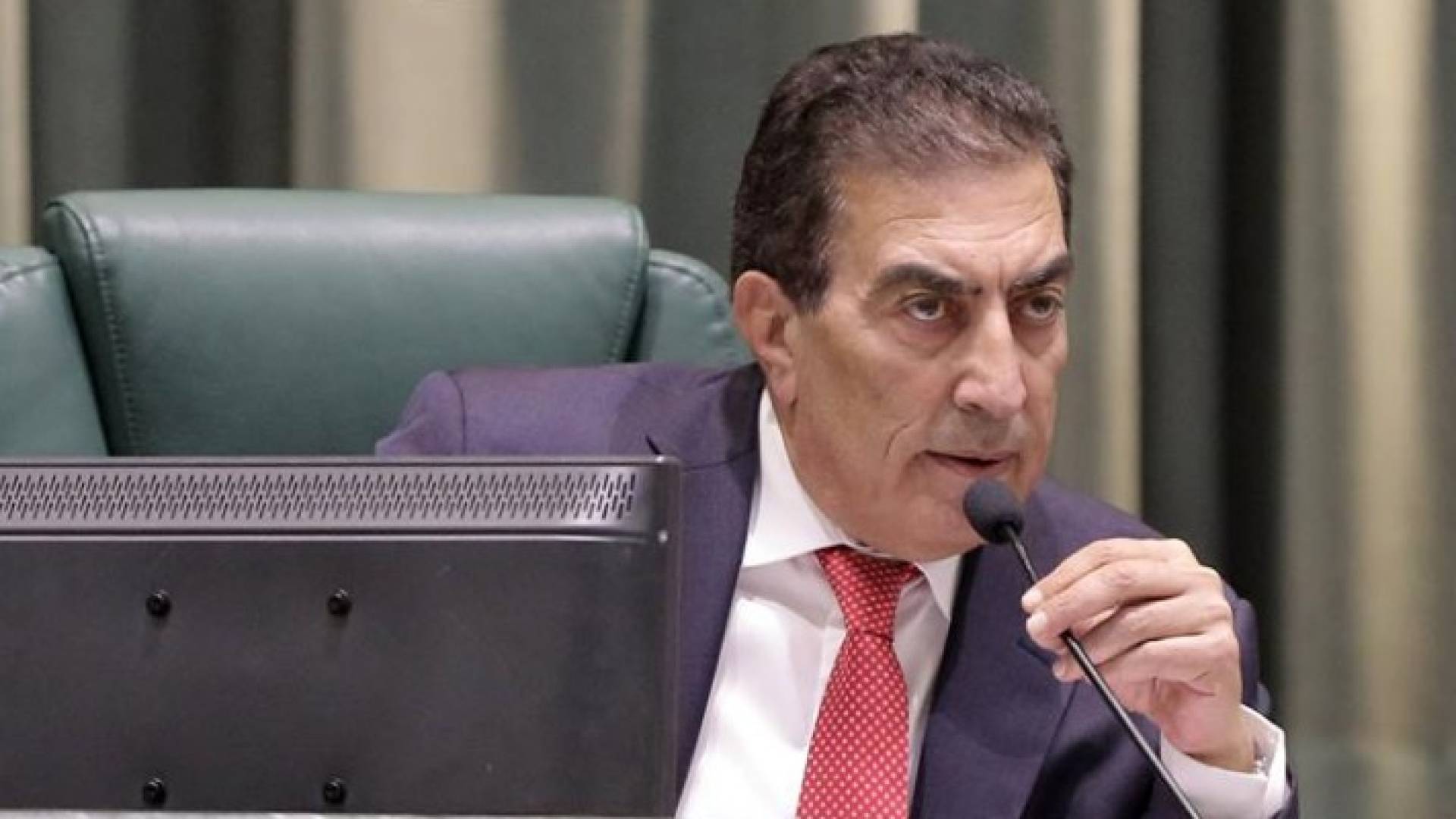  رئيس المجلس المهندس عاطف الطراونة