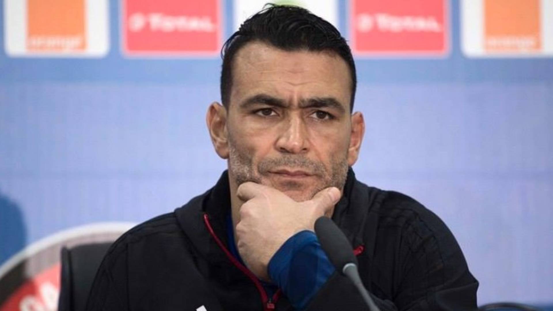 عصام الحضري