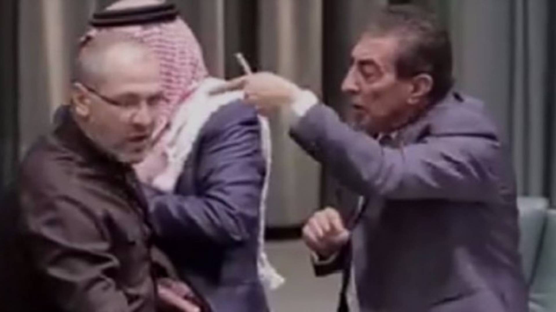 مشادة بين النائب بينو والطراونة 