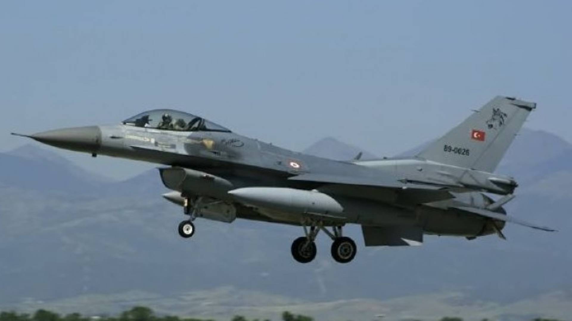  طائرة حربية تركية