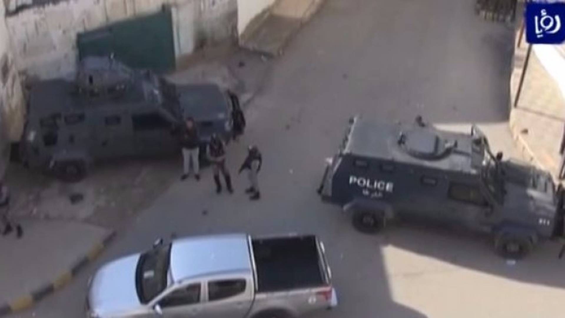 الأجهزة الأمنية في مكان الجريمة