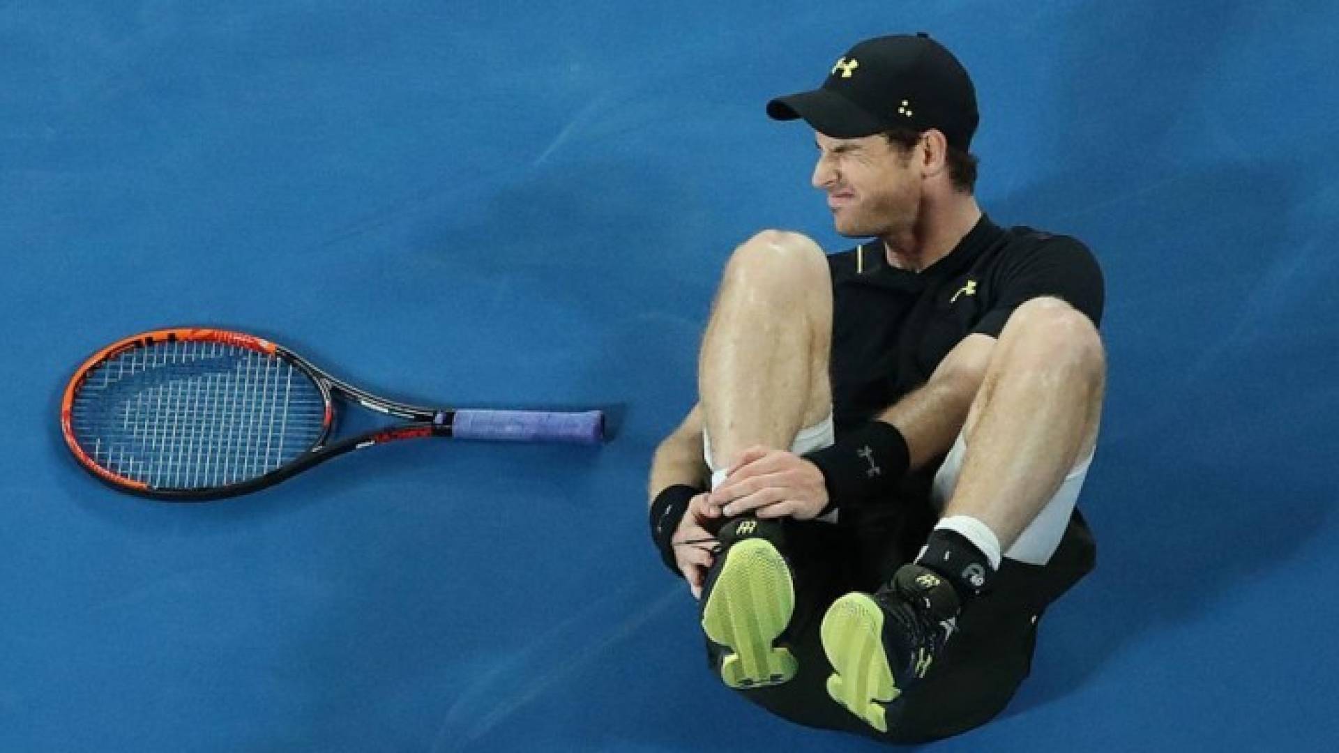 أندي موراي بعد التواء كاحله