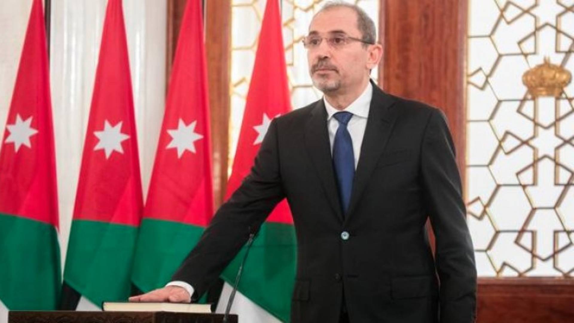 وزير الخارجية وشؤون المغتربين