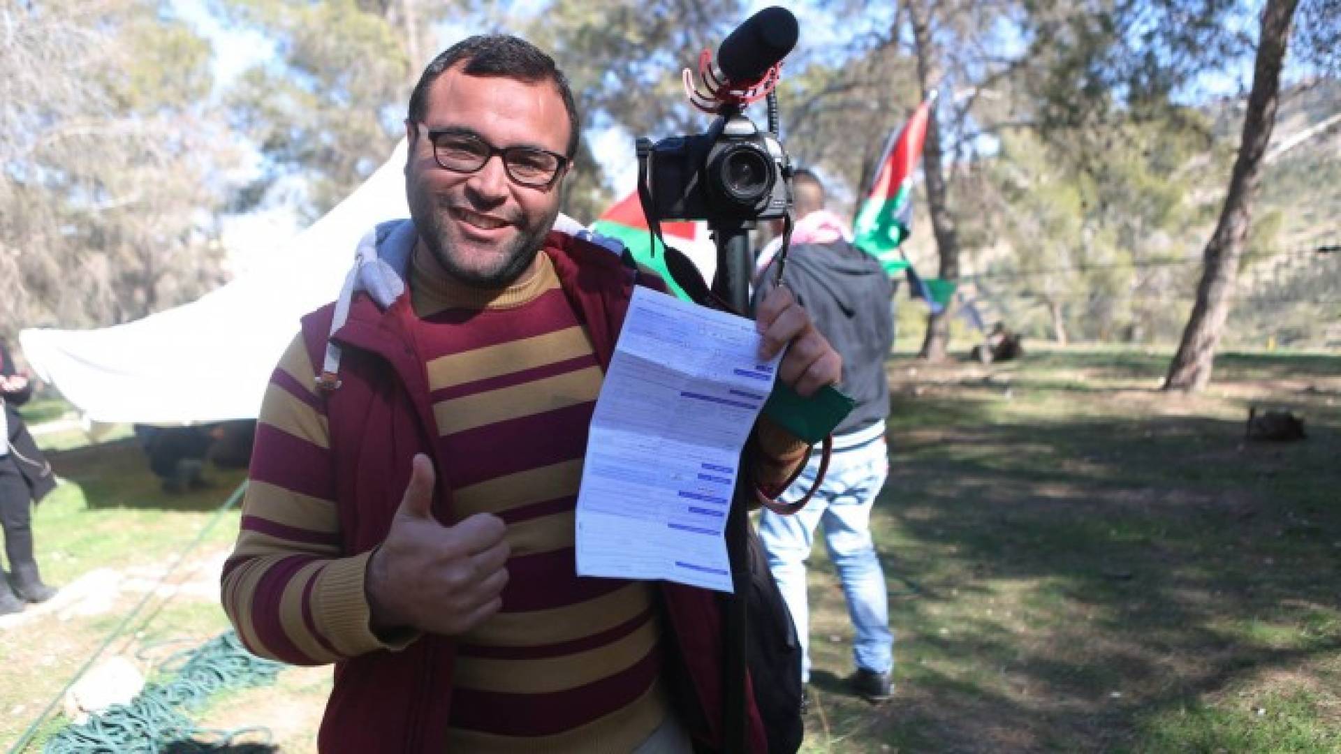 هشام أبو شقرة مع المخالفة