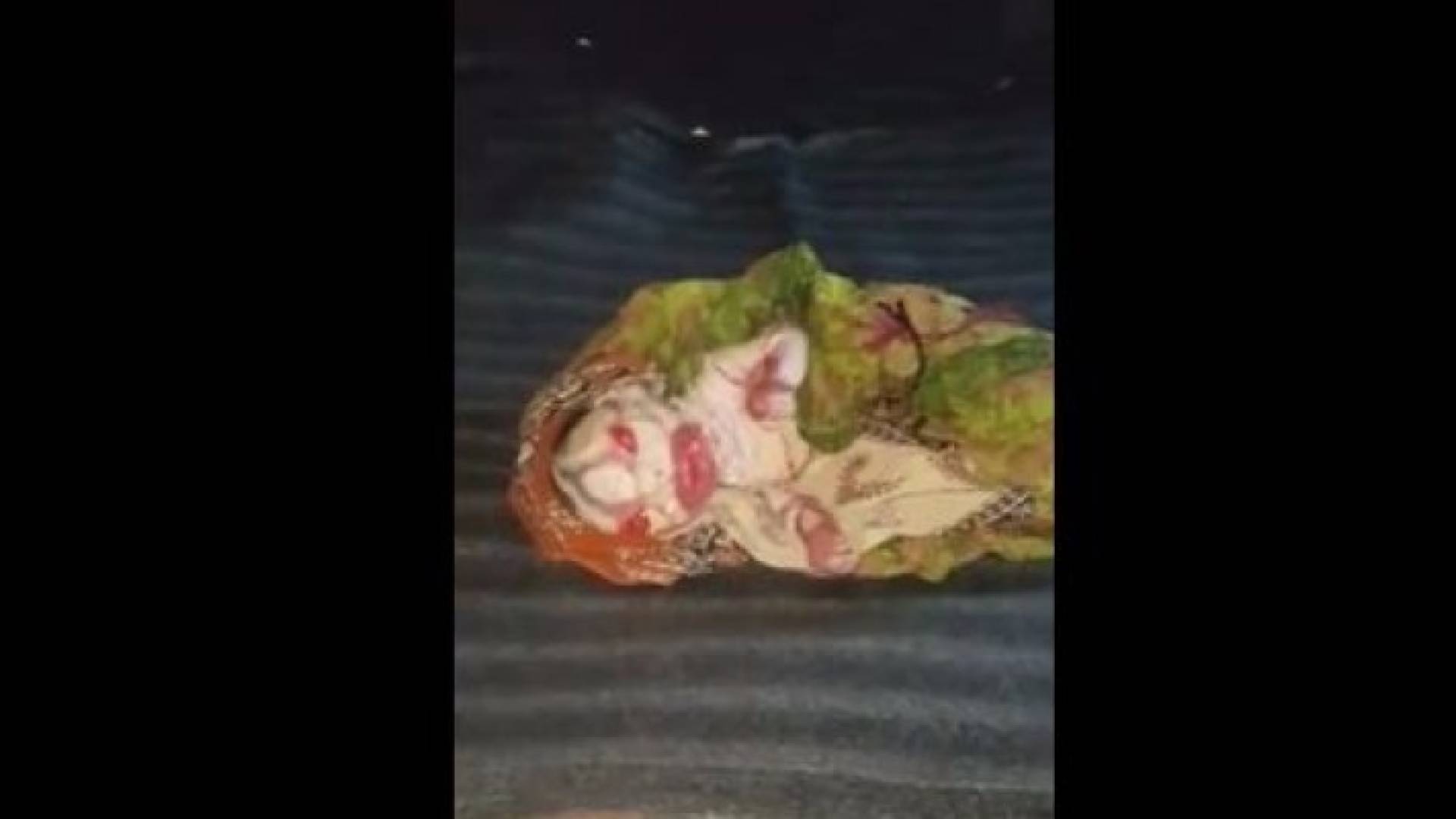 الطفلة الغريبة