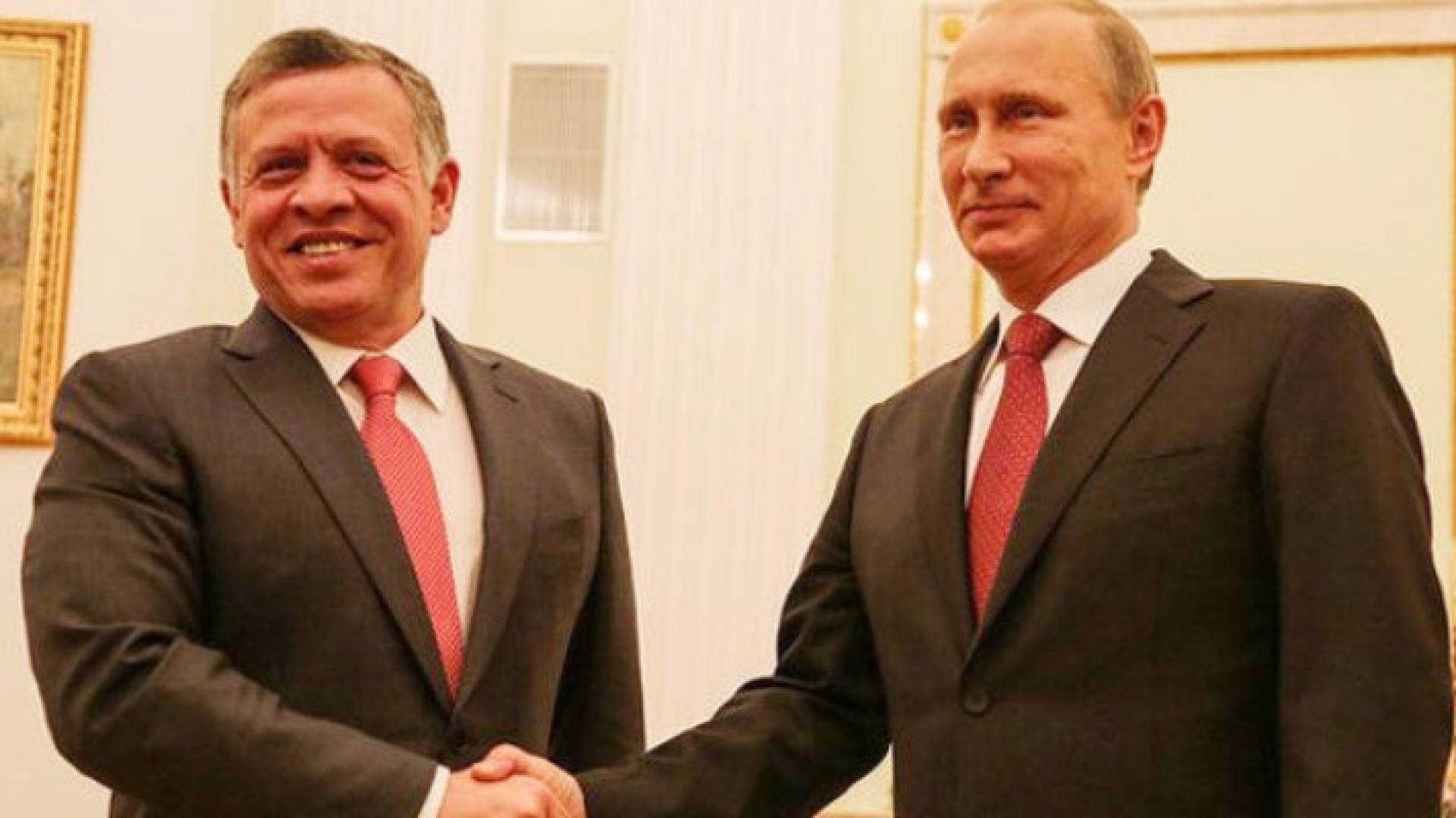 الملك إلى جانب الرئيس الروسي فلاديمير بوتين - ارشيف