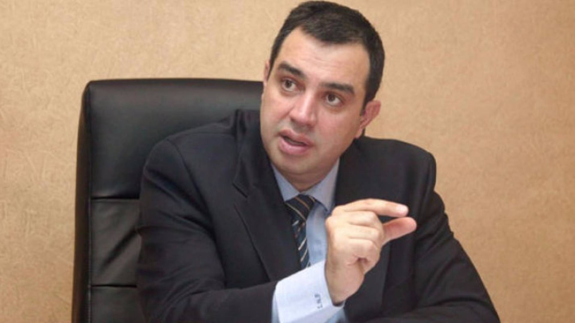 عماد فاخوري