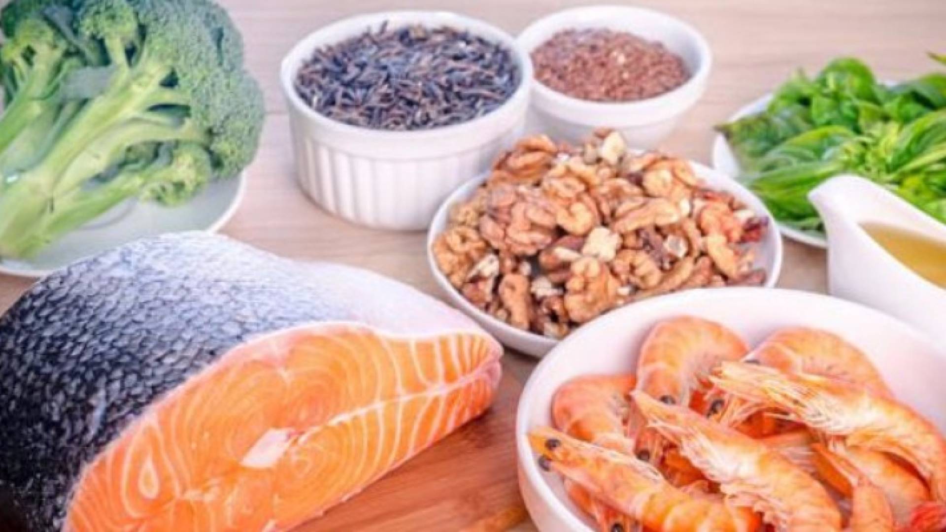 بعض الأطعمة التي تحوي أحماض أوميغا 3