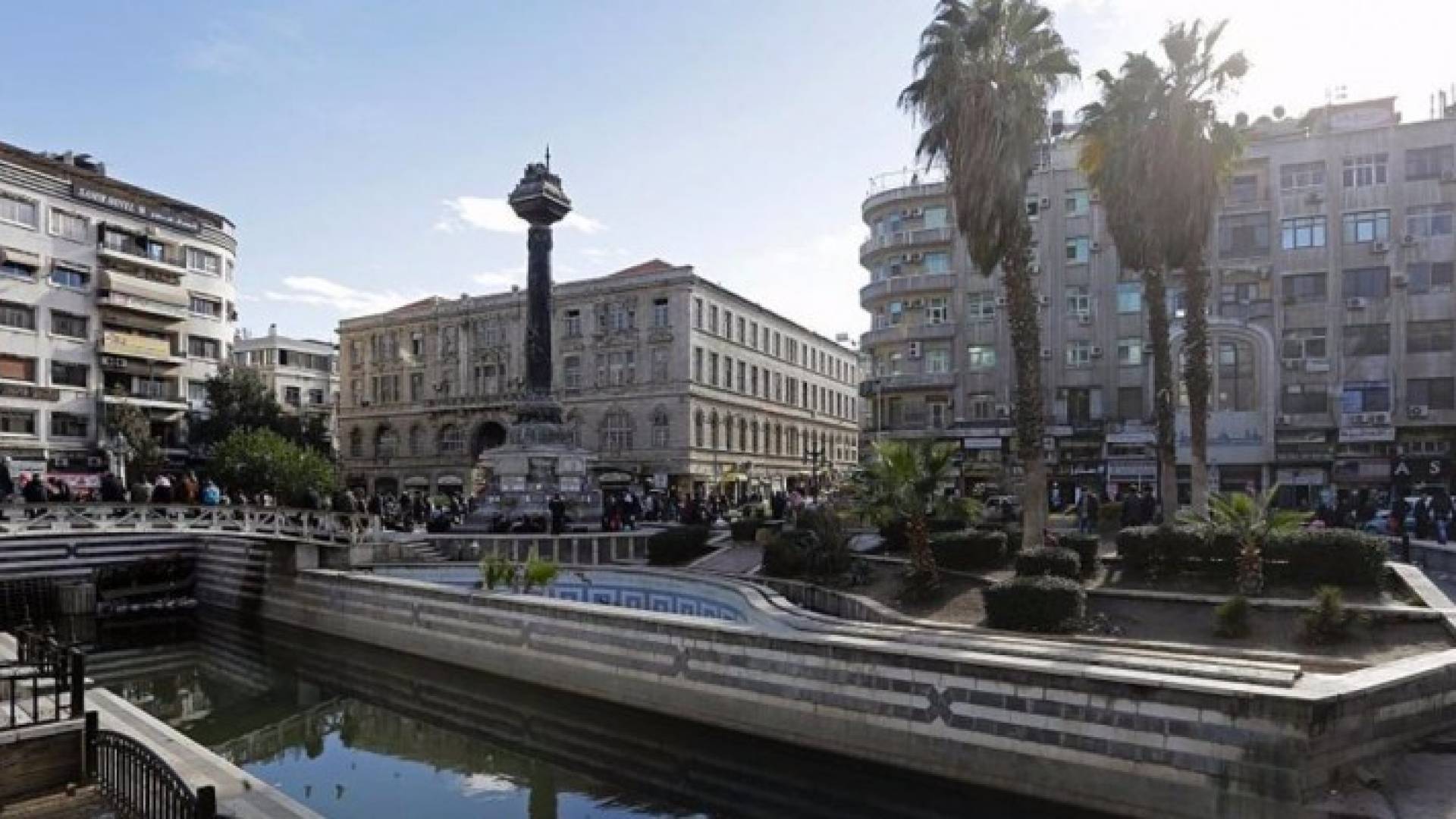 جانب من نهر بردى في العاصمة السورية دمشق.