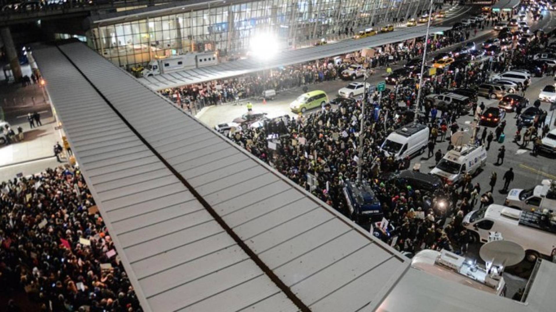 تظاهرات بمطار جون كنيدي في نيويورك