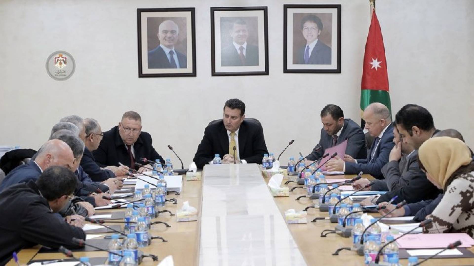 اللجنة المالية النيابية