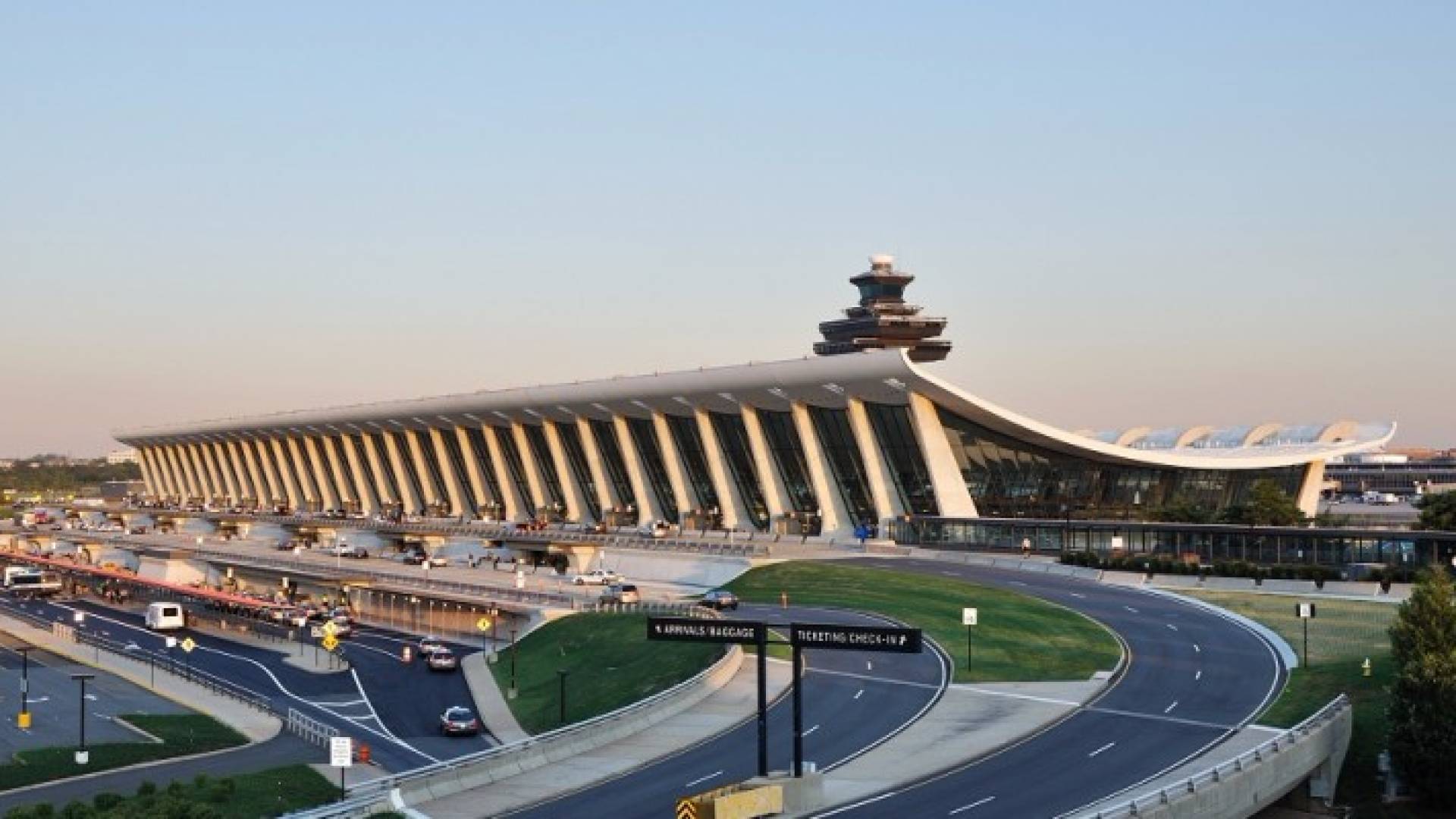 مطار واشنطن