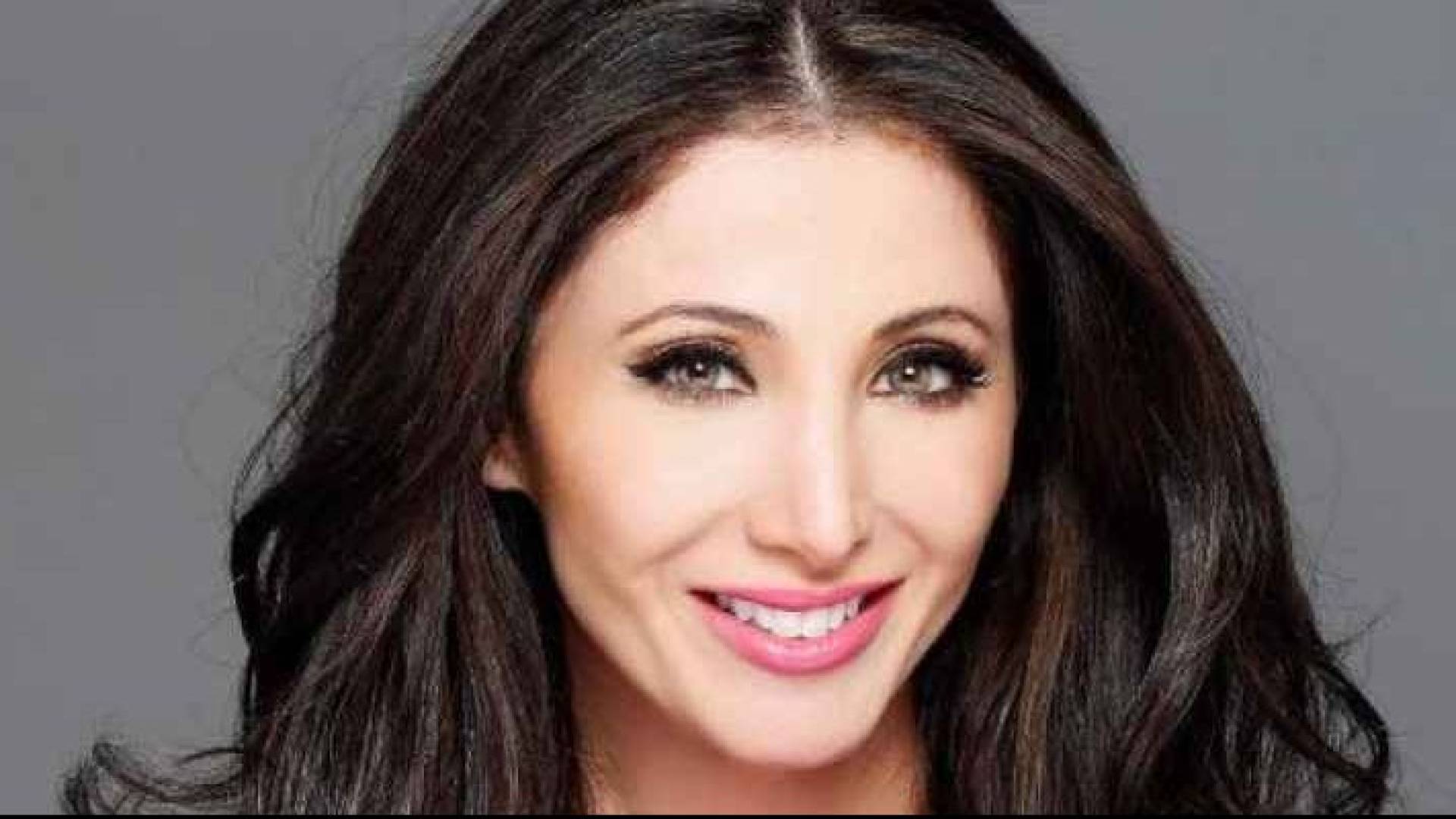 جوليا نشيوات