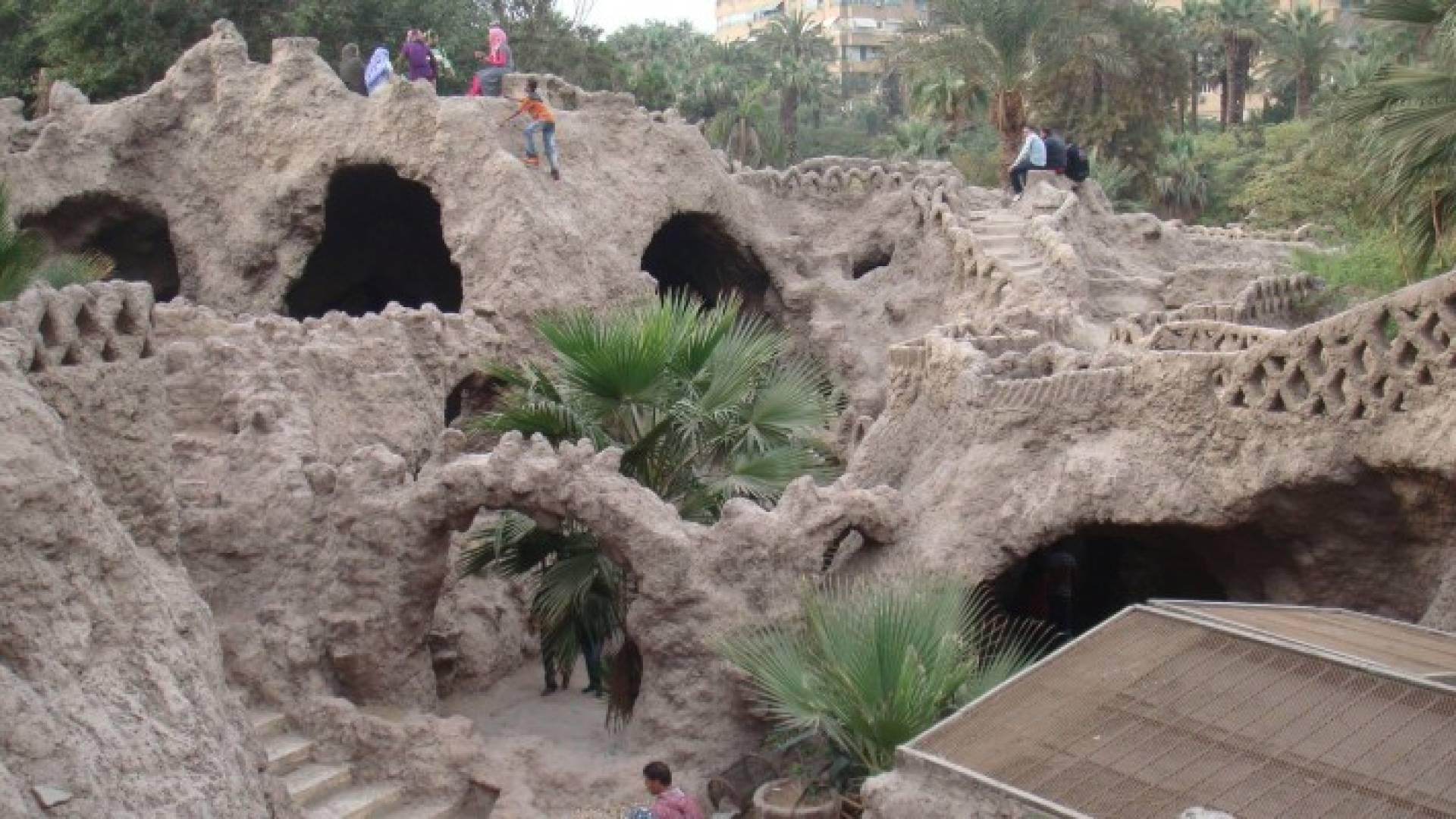 حديقة الأسماك بالزمالك في قلب القاهرة