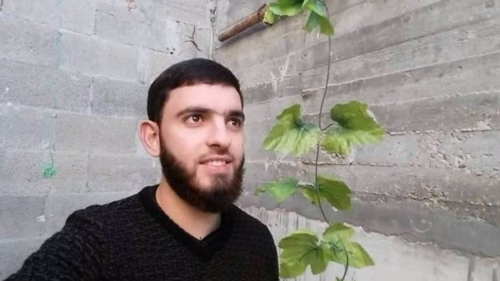 أسير فلسطيني يطعن ضابطا إسرائيليا