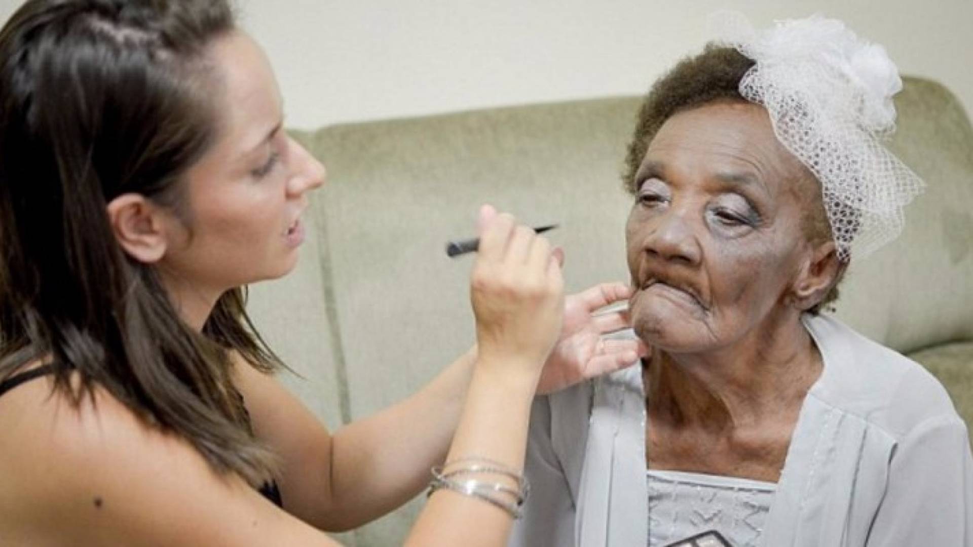 "أكبر عروسة بالعالم"