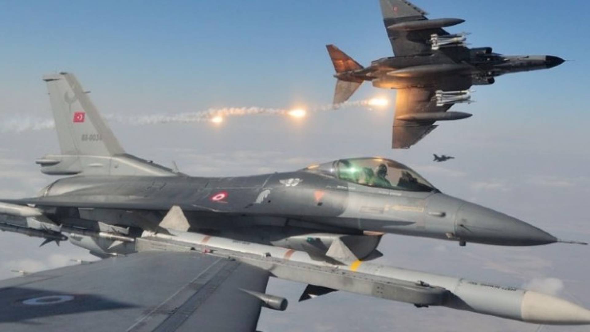 مقاتلات تركية - ارشيف