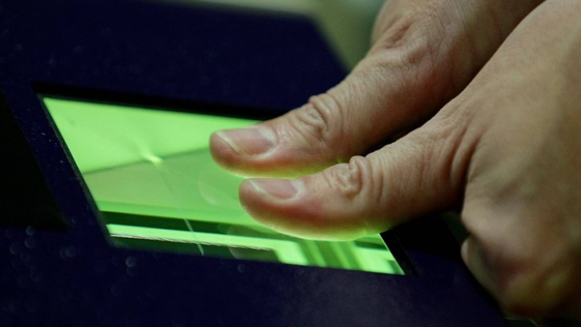 الآن .. بصمة الأصبع على الهاتف وبطاقة الـ SIM