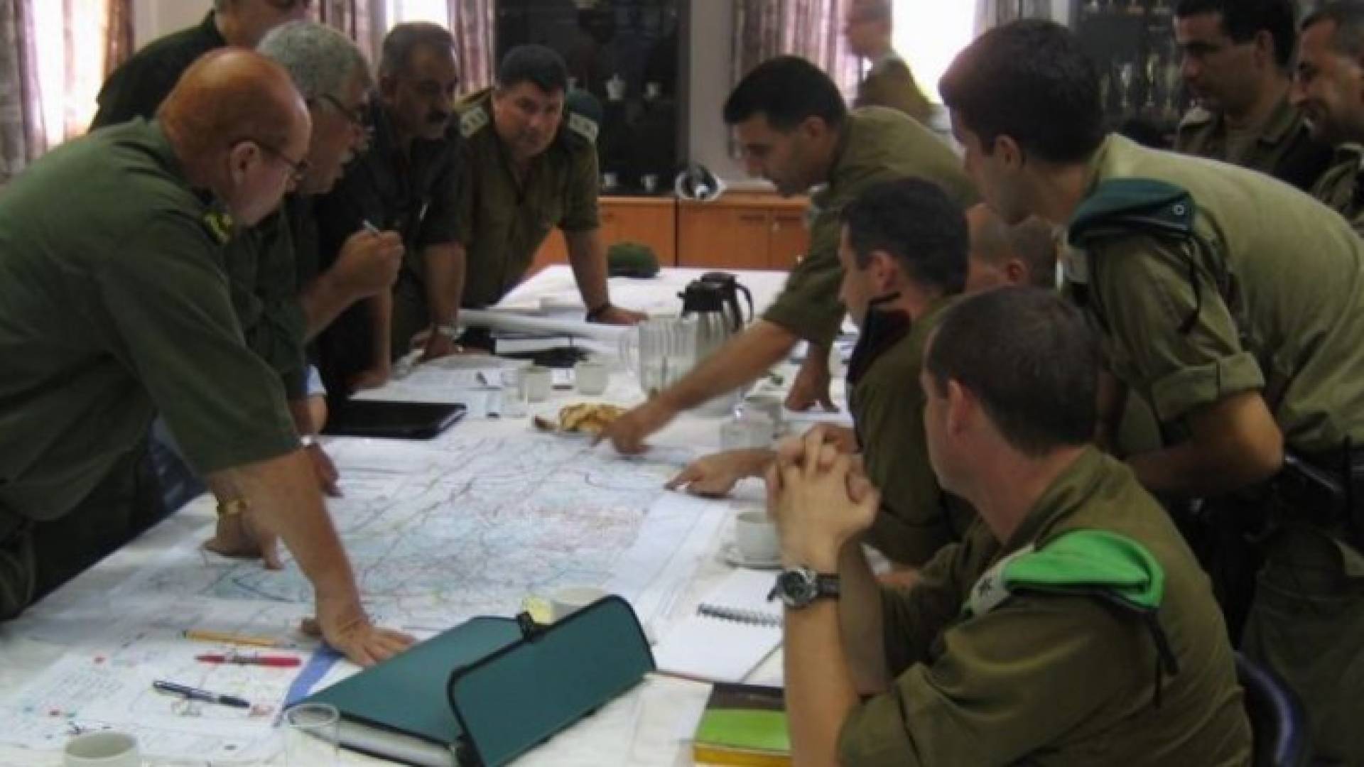 الاحتلال والسلطة يعتقلان مناصفة خلية فدائية لحماس بالخليل