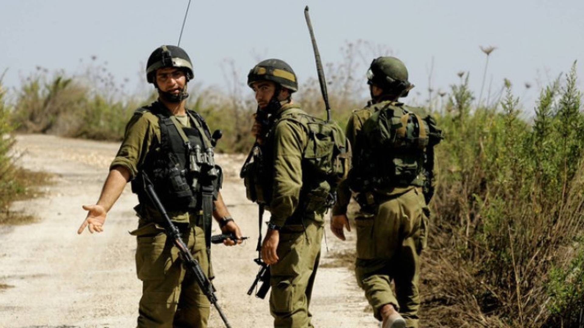 إسرائيل تعتقل عسكريين تقاضوا رشوة من فلسطينيين