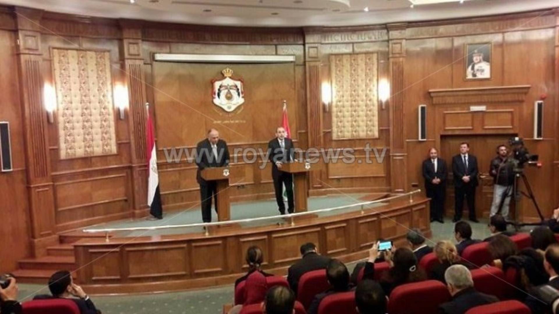 من المؤتمر