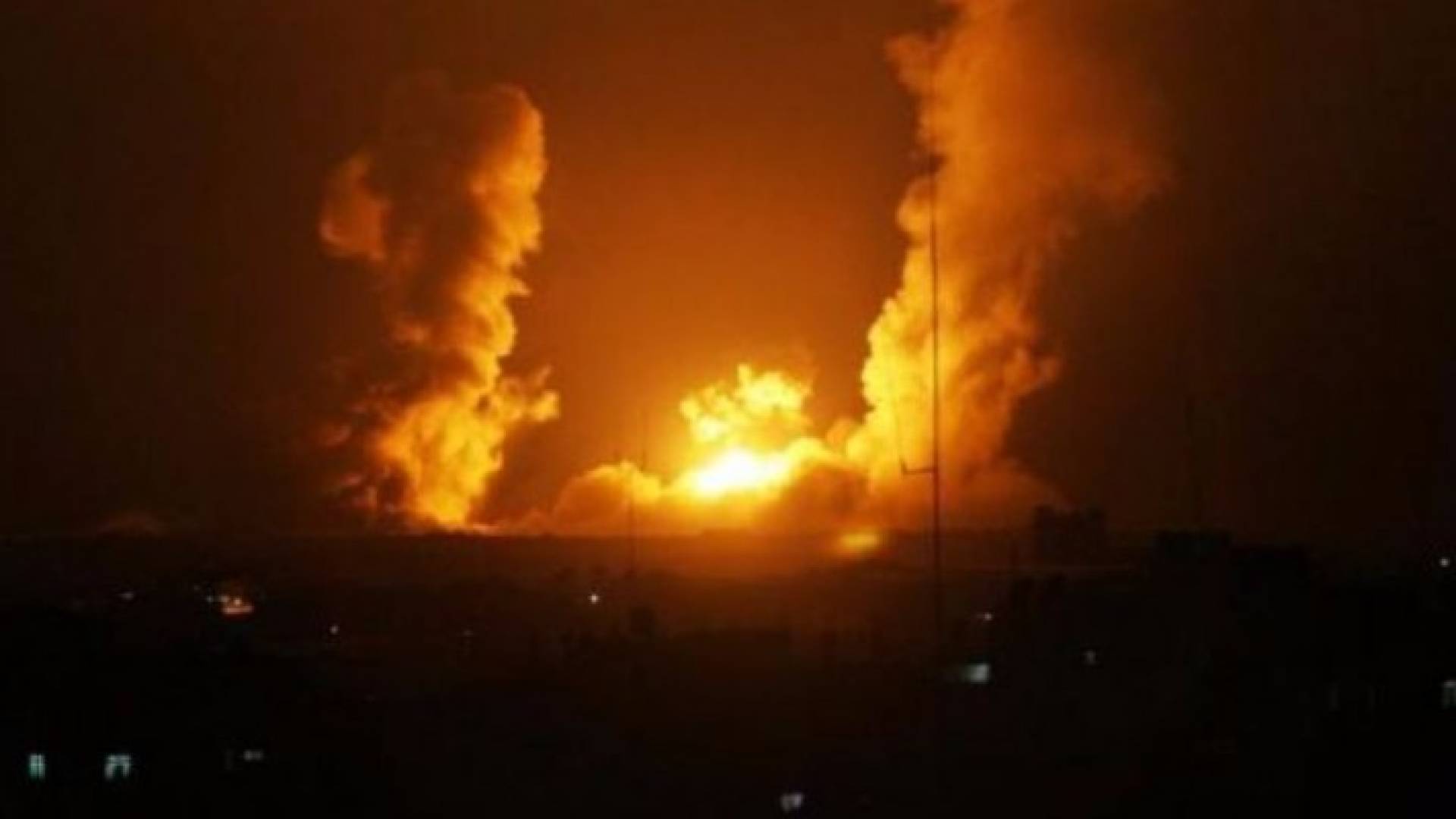 غارة جوية اسرائيلية استهدفت نفقا على الحدود بين قطاع غزة ومصر