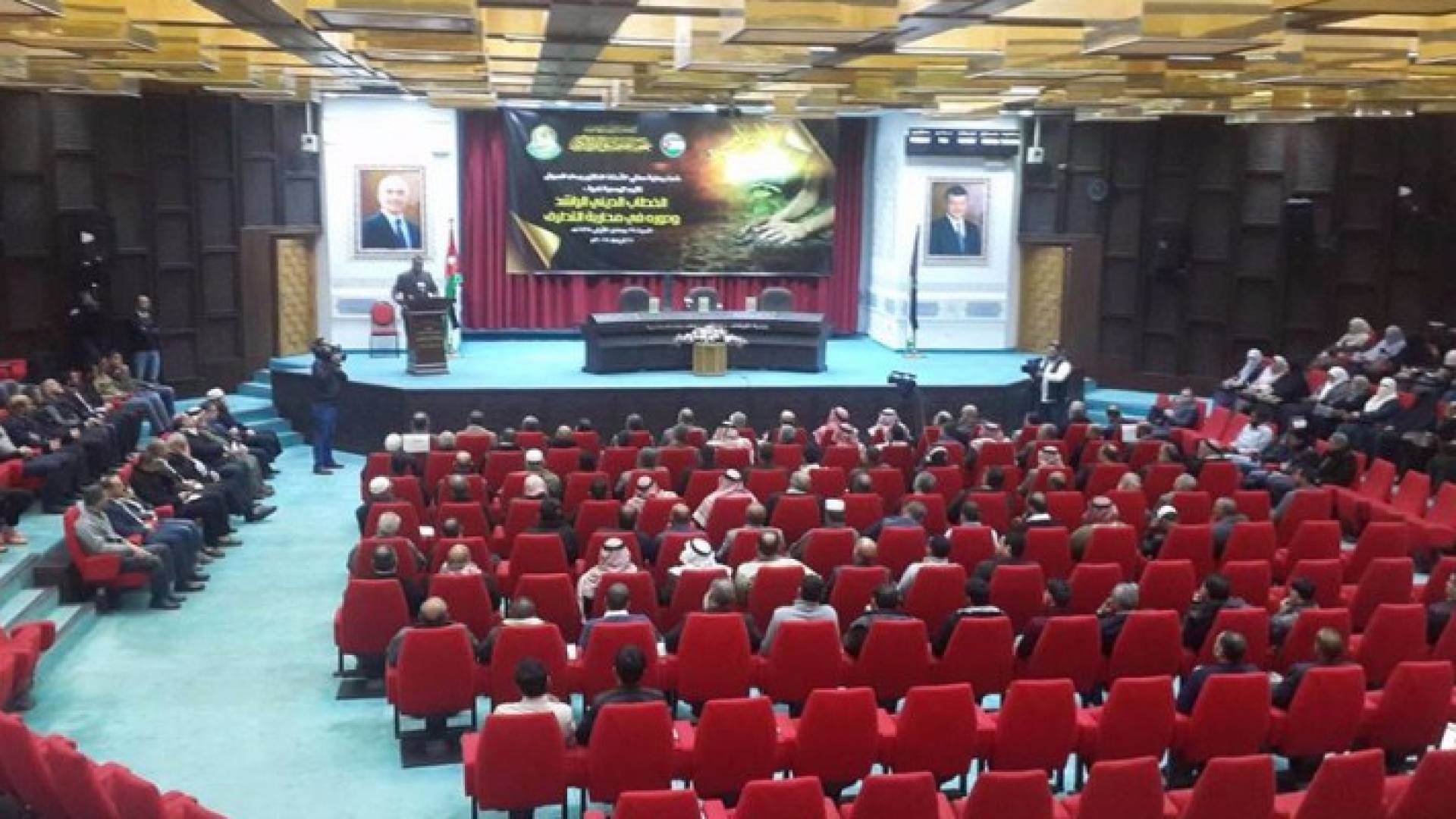 جانب من الندوة 