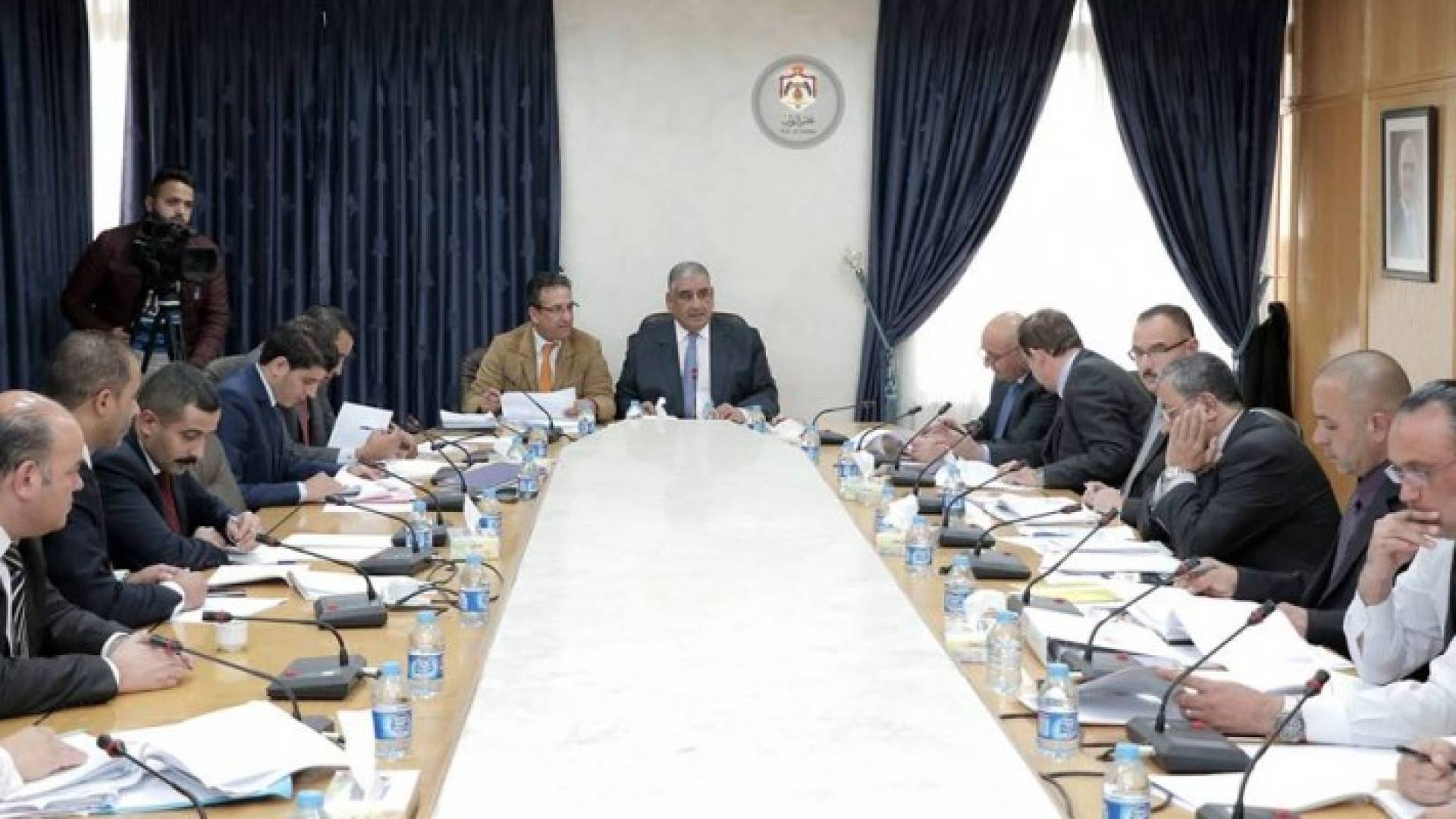  لجنة الخدمات العامة والنقل النيابية