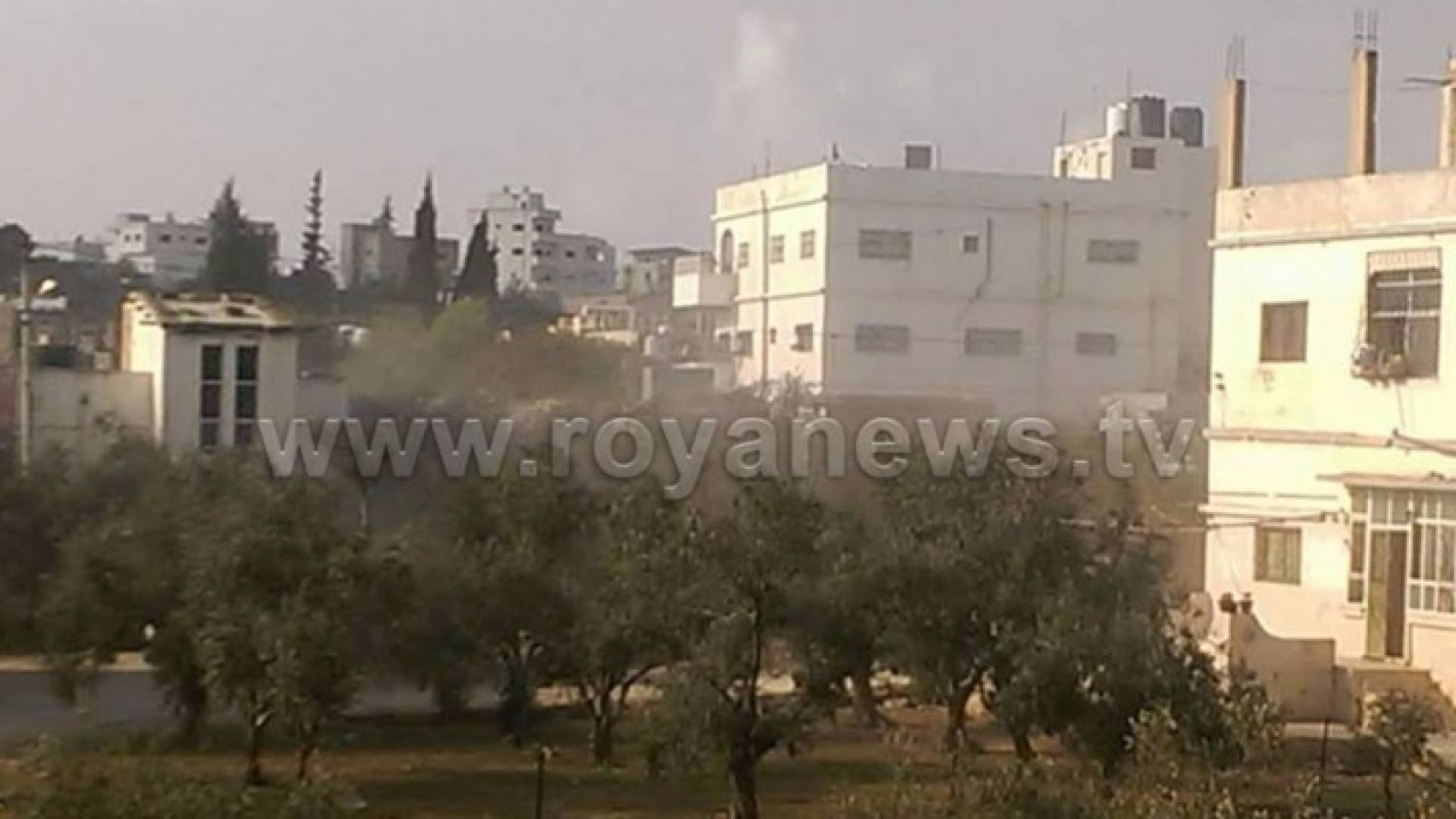 الدخان ناتج عن سقوط القذيفة