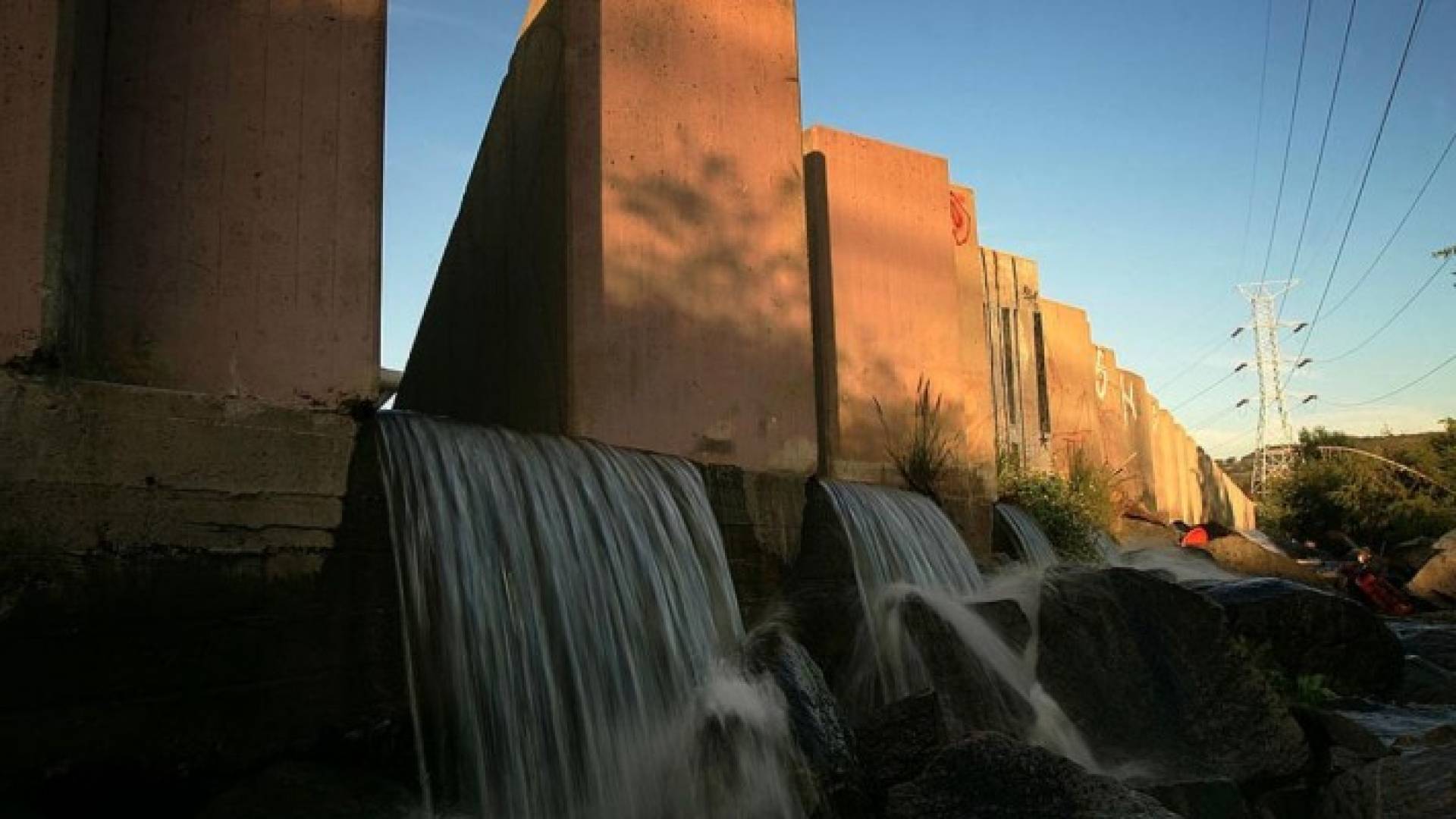 قناة مائية في كاليفورنيا