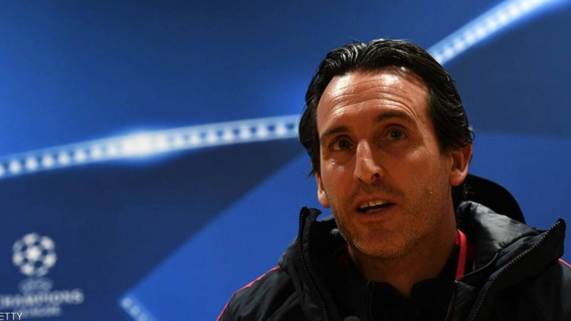 أوناي ايمري خلال المؤتمر الصحفي