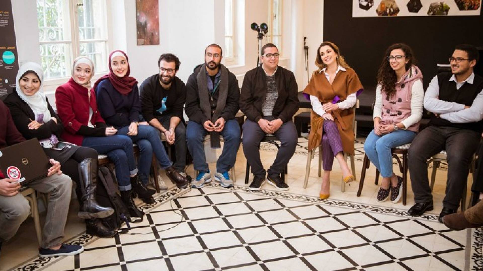 صورة خلال اللقاء