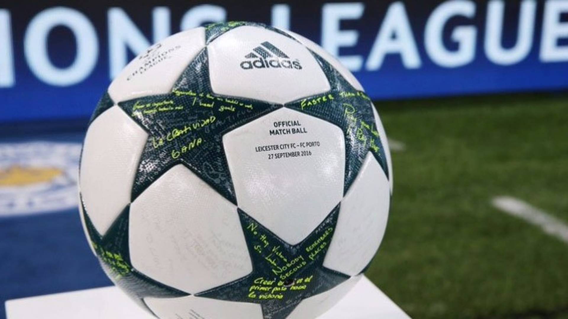 برشلونة يحل ضيفا على باريس سان جرمان