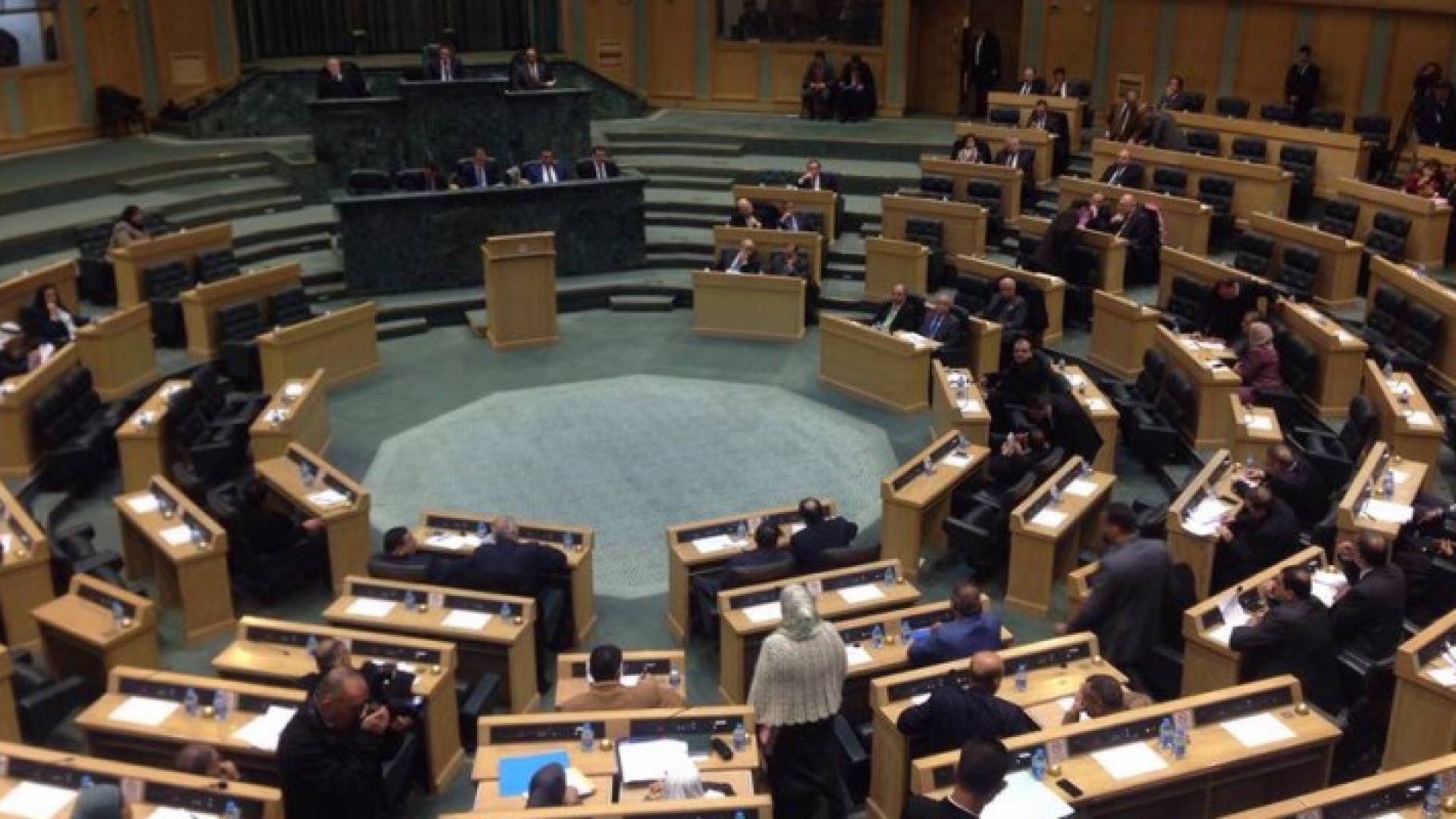 من الجلسة الصباحية