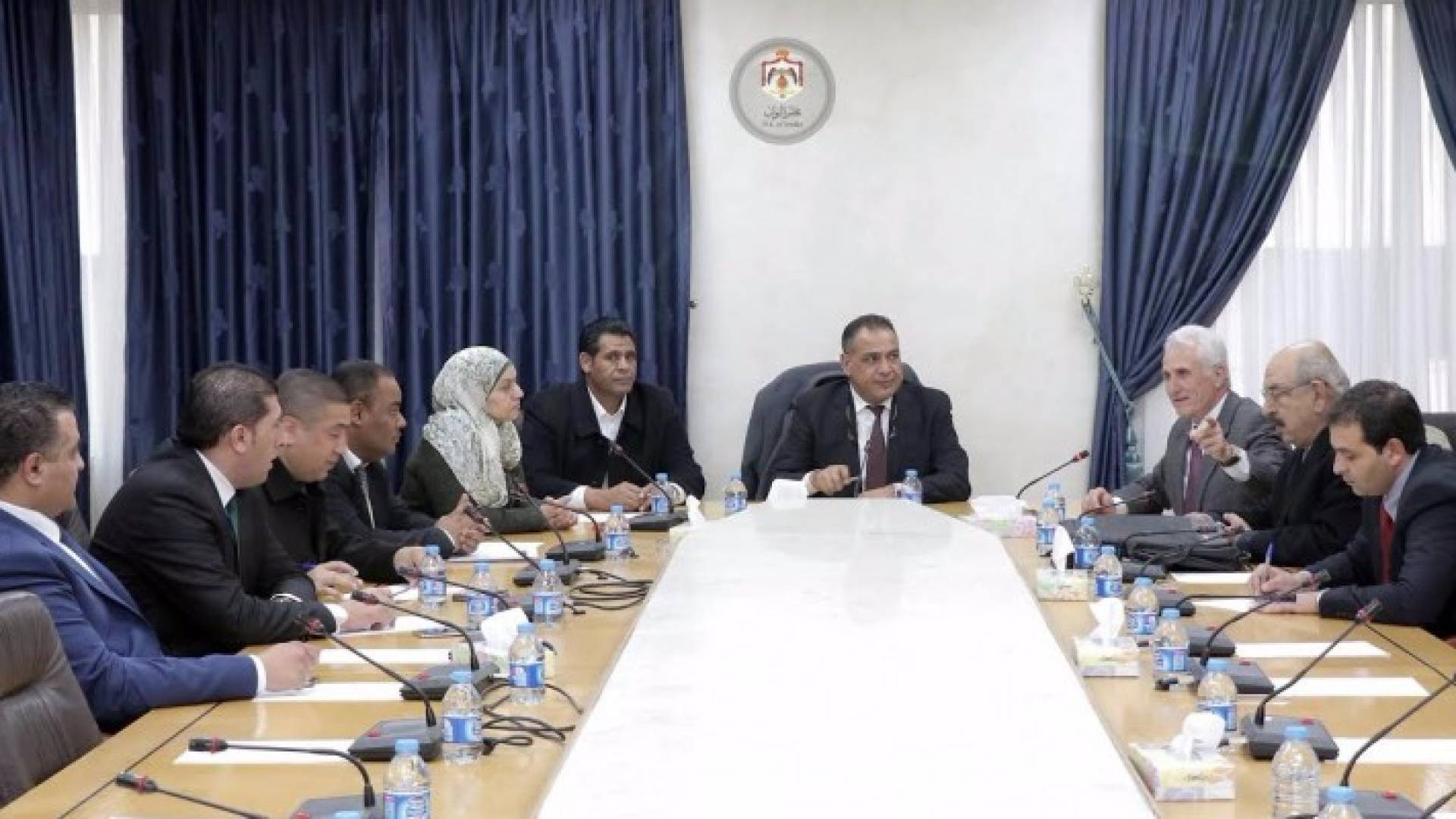 من الاجتماع