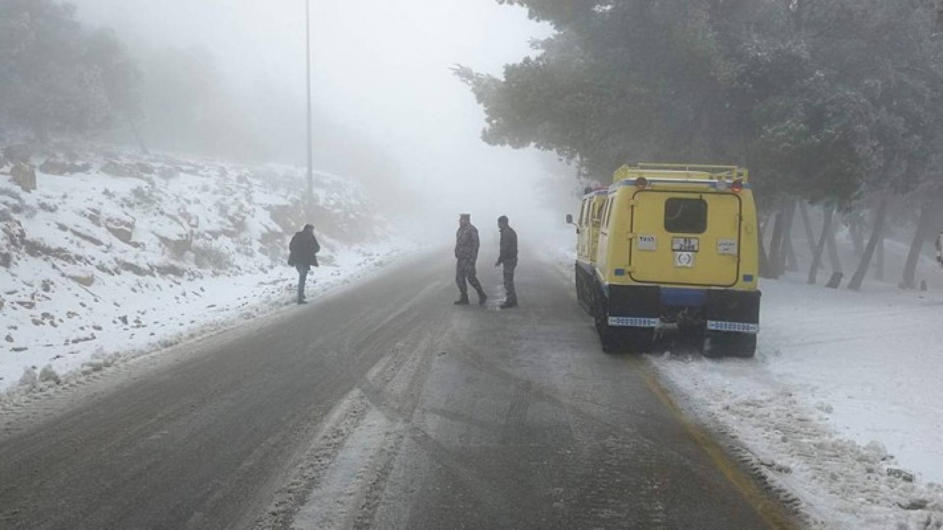 رجال الدفاع المدني في الطفيلة