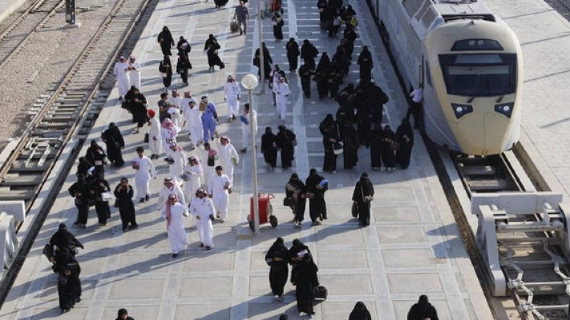 رصيف محطة قطار الدمام