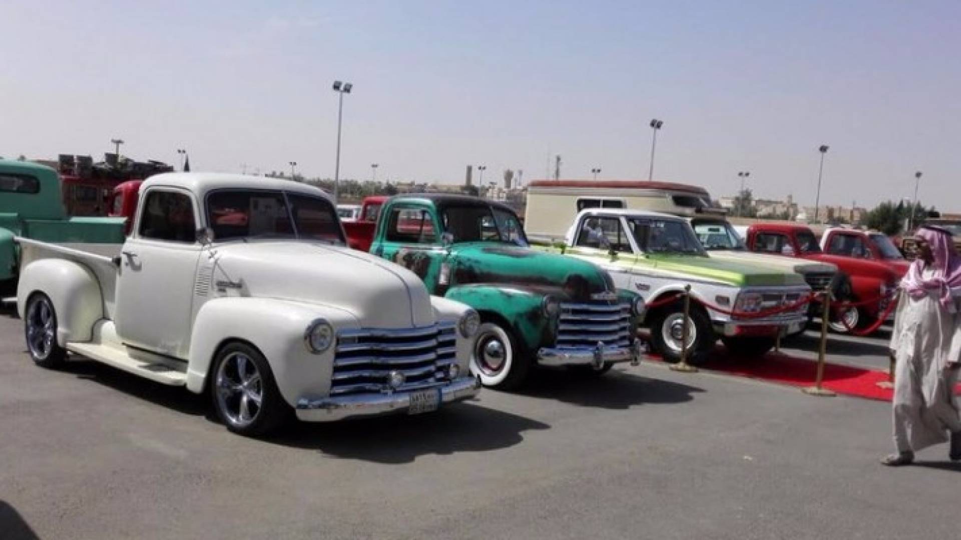 من السيارات المشاركة