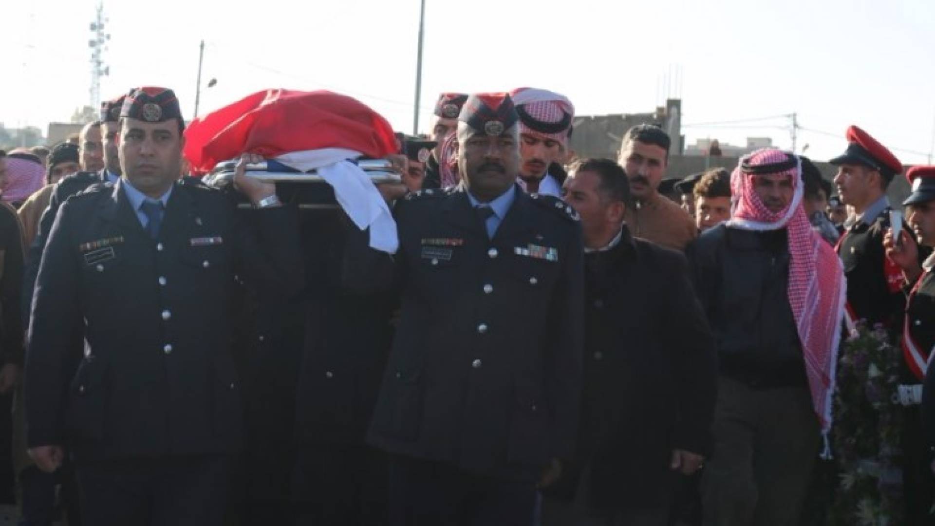 جانب من التشييع 